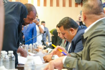 محافظ واسط يستقبل عدداً كبيراً من المواطنين في قاعة الإدارة المحلية بديوان المحافظة ضمن برنامج “مقابلات المواطنين”