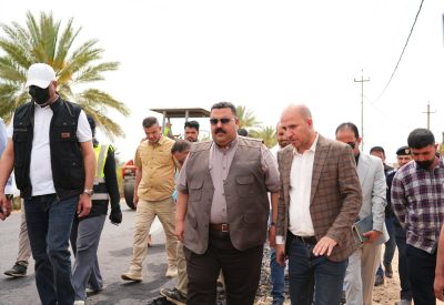 محافظ واسط يجري متابعة ميدانية لمراحل إكساء طريق الكَص في قضاء الصويرة
